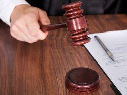 Бабушка завещала свою половину квартиры внучке, но той удалось получить лишь 3/8: разбираем решение суда