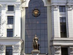 ВС разъяснил, какое из нескольких жилых помещений банкрота нельзя изымать