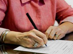 Завещание или дарственная: как обезопасить себя при передаче имущества и какой вариант выбрать