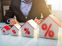 ЦБ ужесточил требования к ипотеке с низким взносом. Чем это грозит