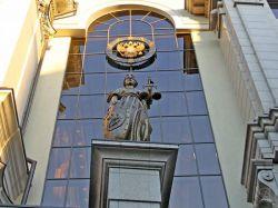 Почему нельзя увеличить жилье за счет лестничной клетки, объяснил Верховный суд