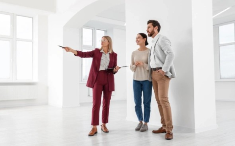 Большинство россиян считают цены на услуги риелторов высокими