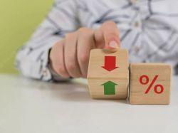 Процентный пунктик: 10 крупных банков повысили ставки по льготной ипотеке