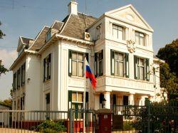 Единственный наследник не может приехать из-за границы, чтобы оформить наследство отца: разбираем ситуацию