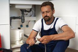 Собственник или арендатор: кто должен делать мелкий ремонт при аренде дома?