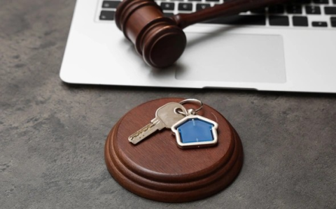 ВС разрешил изъять единственное жилье наследника за долги отца