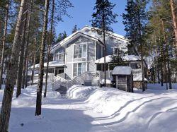 Цены на загородное жилье в РФ выросли за три месяца на 14%