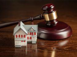 Ничье жилье? Адвокат раскрыл, кто получает наследство одиноких людей