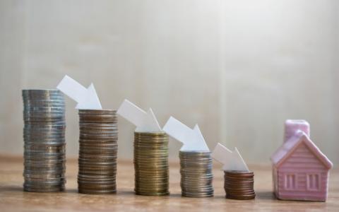 ЦБ резко понизил ключевую: что теперь будет с ипотекой и ценами на жилье  