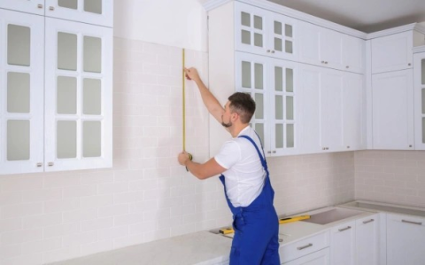 Какой высоты должен быть кухонный гарнитур от пола