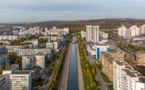 Цены на жилье в России в апреле снизились только в двух крупных городах