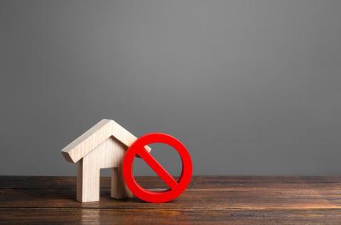 Нотариусы предупредили о рисках сделок с недвижимостью банкротов