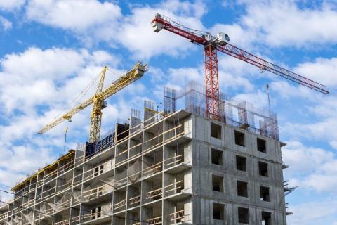 Число новых разрешений на строительство снизилось на 15%