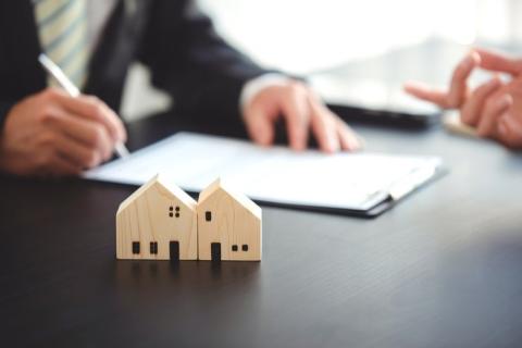 Зачем нужен предварительный договор при сделках с жильём, объяснили в ФНП