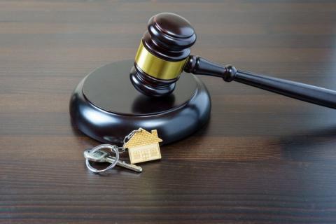 Спор о наследовании неприватизированной квартиры рассмотрел Верховный суд