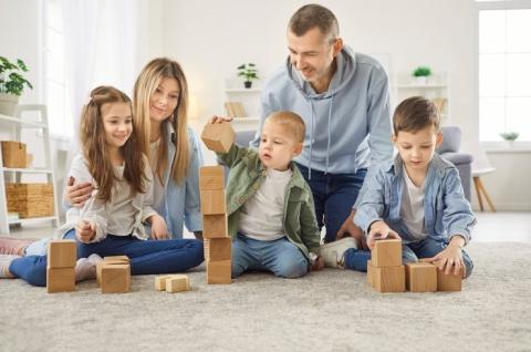 В Госдуме предложили снизить ставку по семейной ипотеке многодетным до 4%