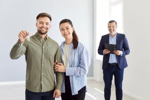 В Госдуме предложили подтверждать сделки с жильём с помощью близких продавца