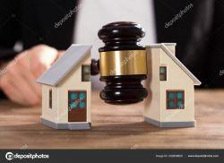 Брат с сестрой не смогли разделить доставшуюся им в наследство квартиру: что решил суд