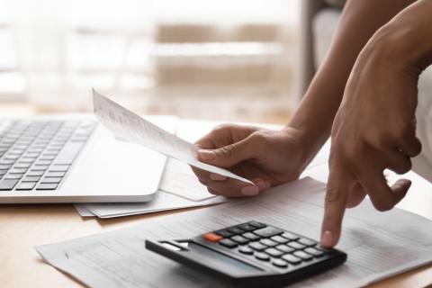 Эксперт объяснил, зачем хранить чеки об оплате услуг ЖКХ